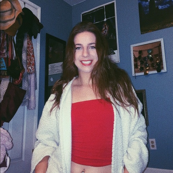 Meet your Posher, Alysha - Picture 2 of 6